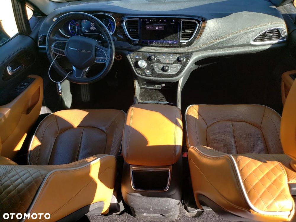 Chrysler Pacifica - 8