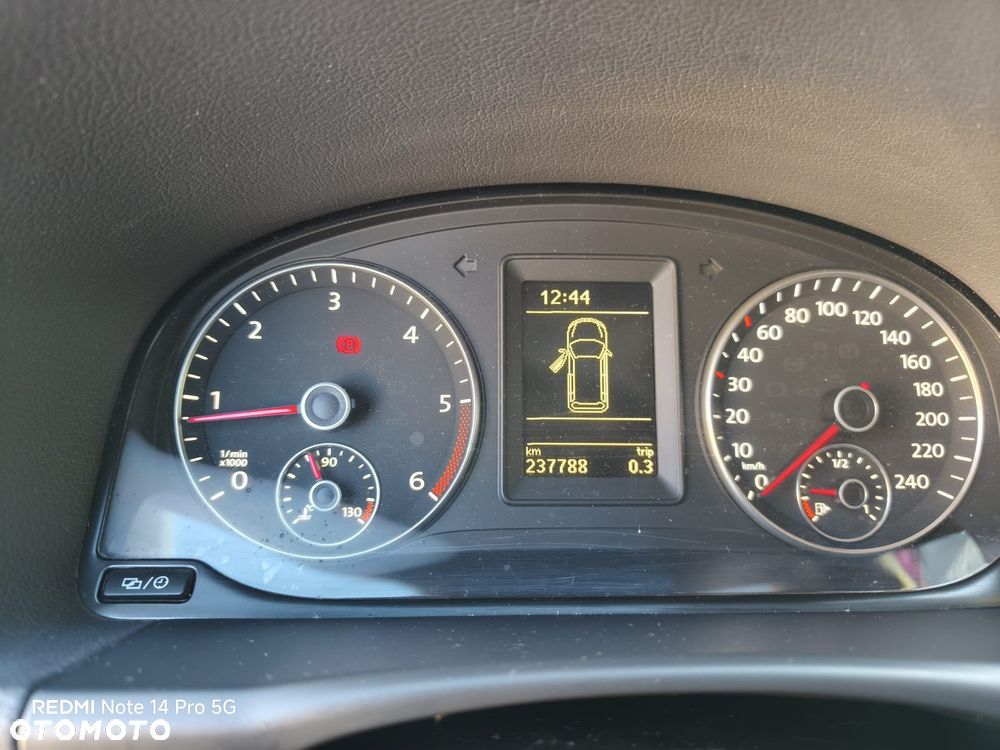 Volkswagen Touran 1.6 TDI DPF BlueMotion Technology Comfortline - 9