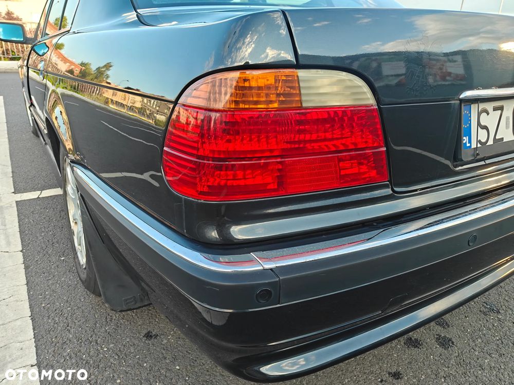 BMW Seria 7 - 19