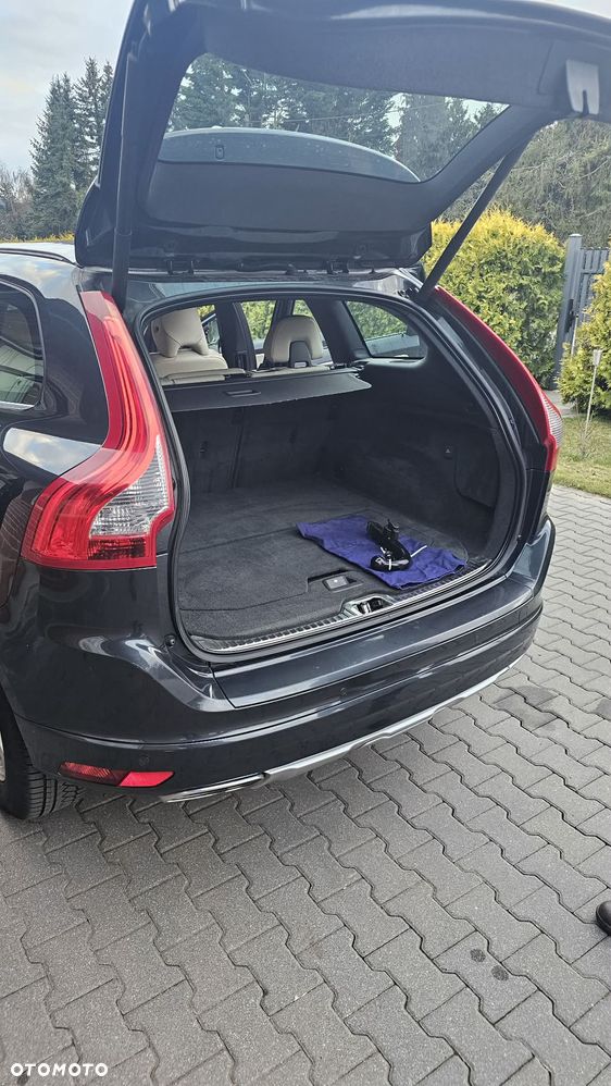 Volvo XC 60 D5 AWD Summum - 4