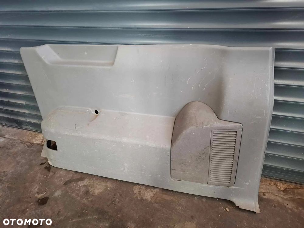 BOCZEK PRAWY TYLNY TYŁ BAGAŻNIKA TAPICERKA VW T5 TRANSPORTER CARAVELLE - 3
