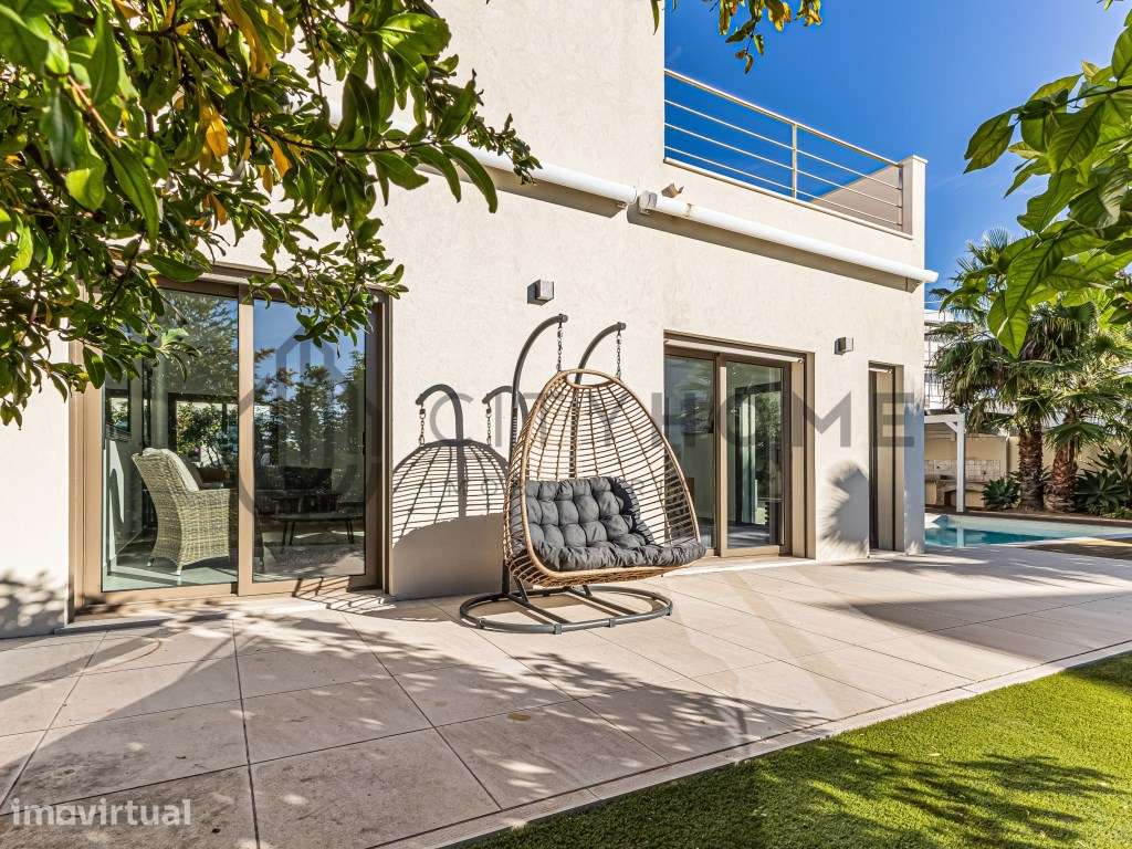 Moradia Isolada T4 +1 com Piscina e Vista Mar - Grande imagem: 3/49