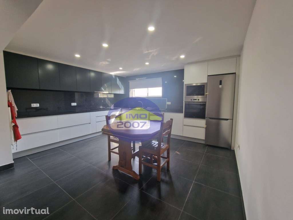 Moradia T4 em Lourosa - Grande imagem: 3/32