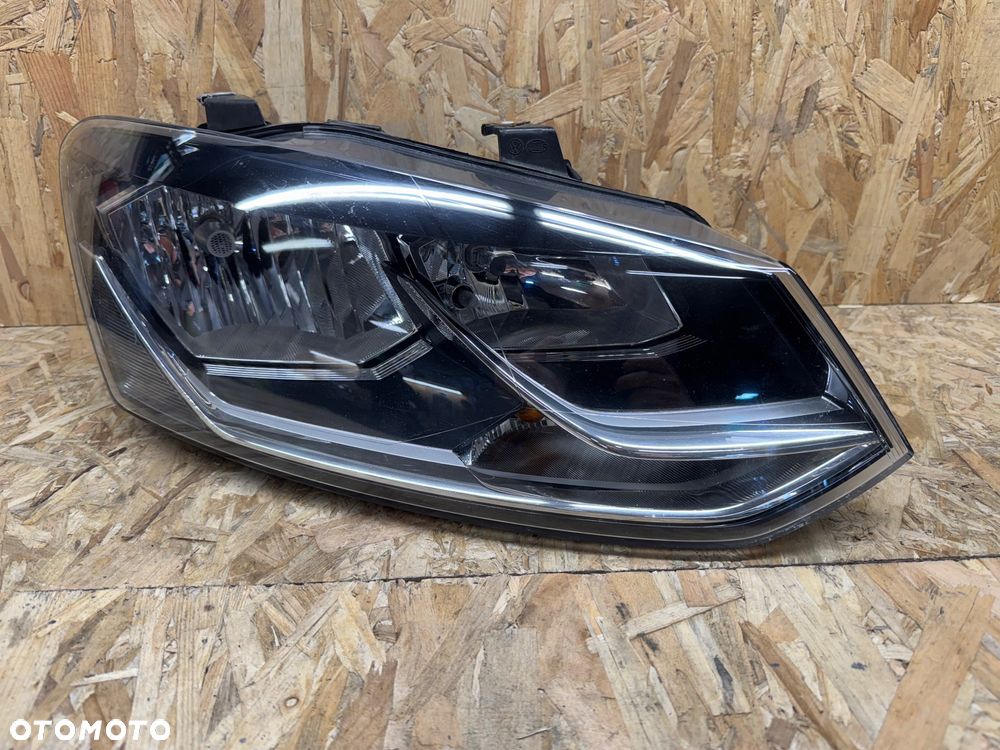 Przednia lewa prawa lampa Volkswagen Polo 6C - 6
