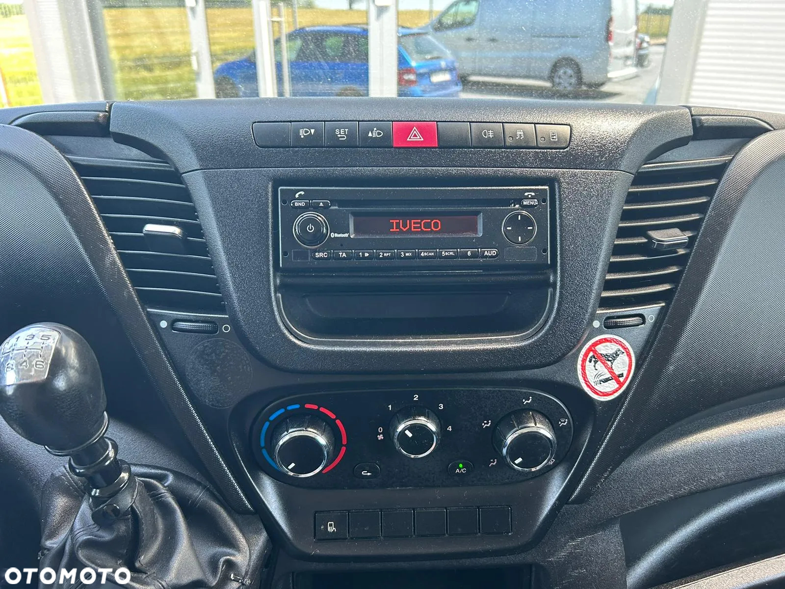 Iveco Daily 35C15 3.0 HPI Kontener 8 palet + winda 750kg + drzwi boczne **Niski przebieg**KLIMA**Serwis**Sprowadzony**Bez AdBlue** - 12