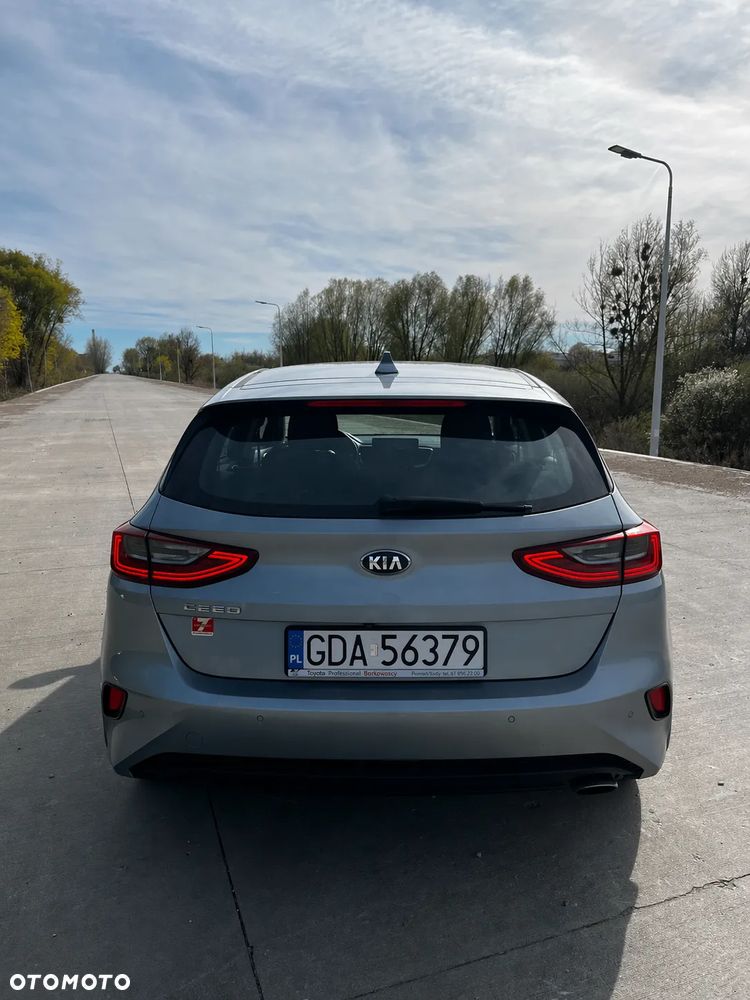 Kia Ceed - 13