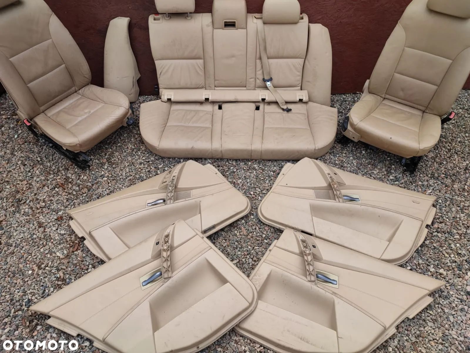 BMW E61. ORYGINALNE KOMPLETNE WNĘTRZE W KOLORZE BEŻOWYM ( FOTELE PRZEDNIE + KANAPA TYŁ + BOCZKI ) EUROPA O NR: 7 076 167 / 7 076 168 / 7 078 729 / 7 078 730 / 7 112 931 / 7 136 060 OEM. W DOBRYM STANIE. - 1