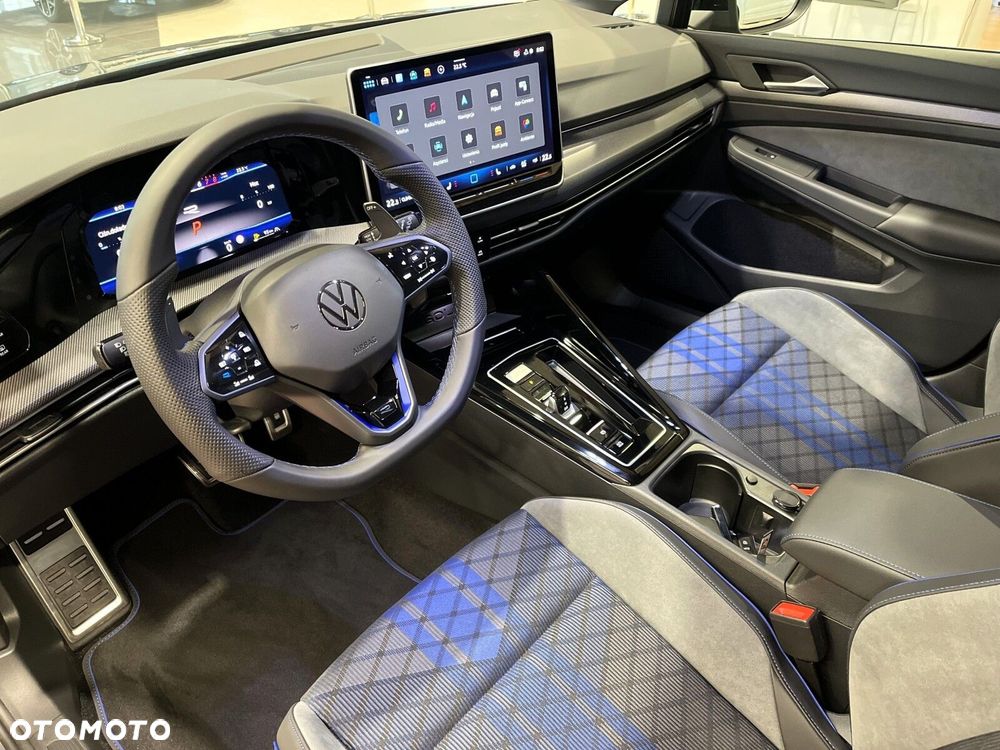Volkswagen Golf - 10