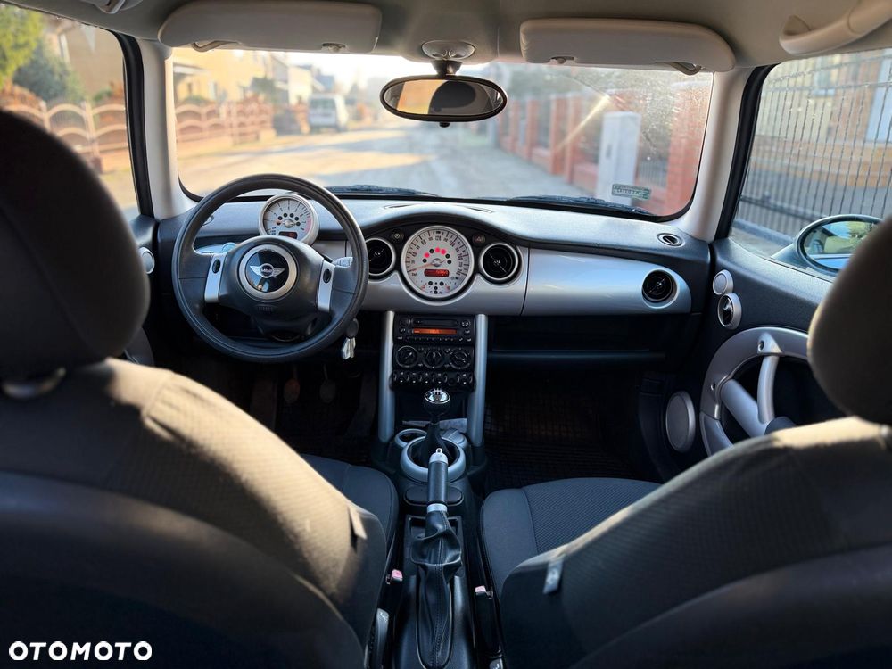 MINI Cooper Seven - 14
