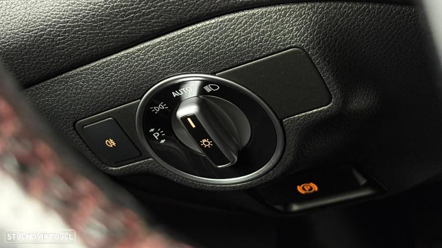 Mercedes-Benz CLA 200 d Shooting Brake AMG Line - 9