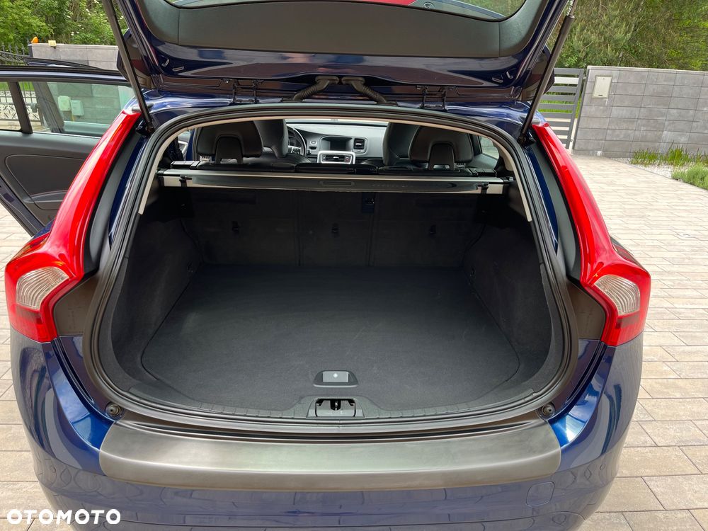 Volvo V60 D3 Drive-E Ocean Race - 16