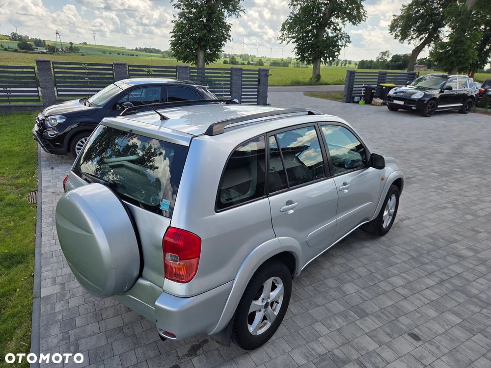 Toyota RAV4 - 10