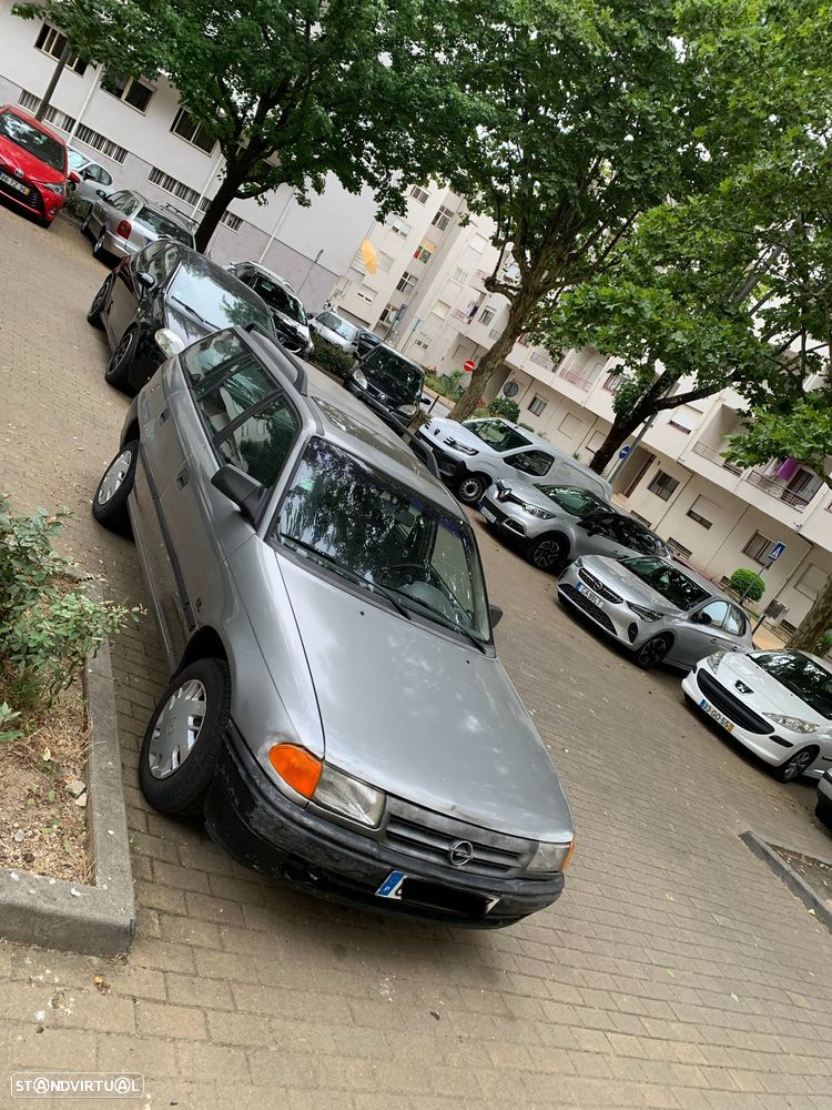 Opel Astra Caravan 1.4i Club - 1