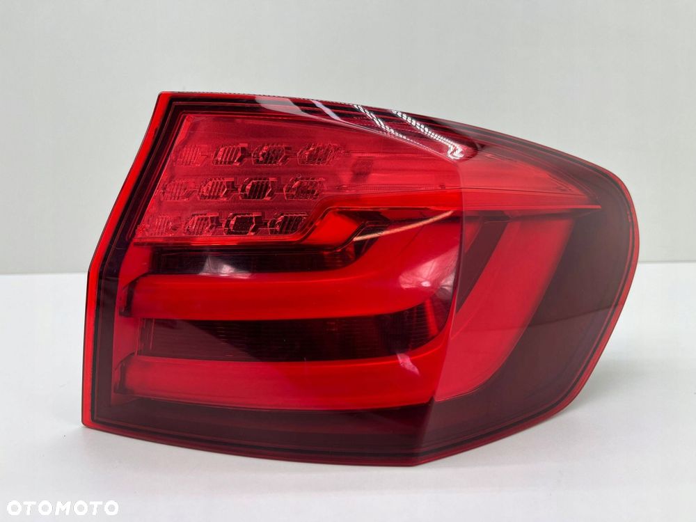BMW 5 F11 PRAWA LAMPA TYŁ W BŁOTNIK LED 7203234 - 2