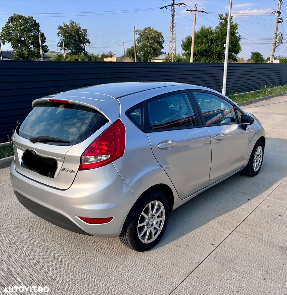 Ford Fiesta - 2