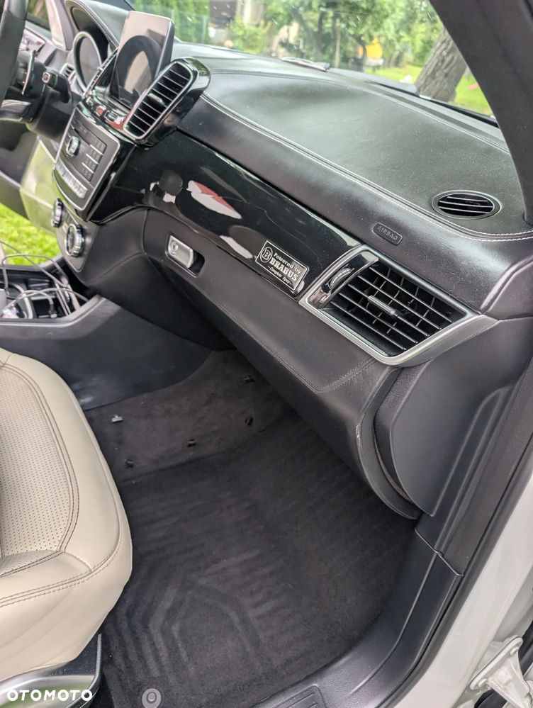Mercedes-Benz GLS - 10