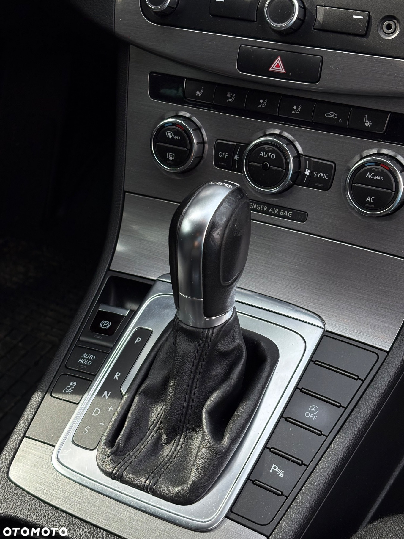 Volkswagen Passat Variant 2.0 TDI DSG BlueMotion Technology Trendline - 6