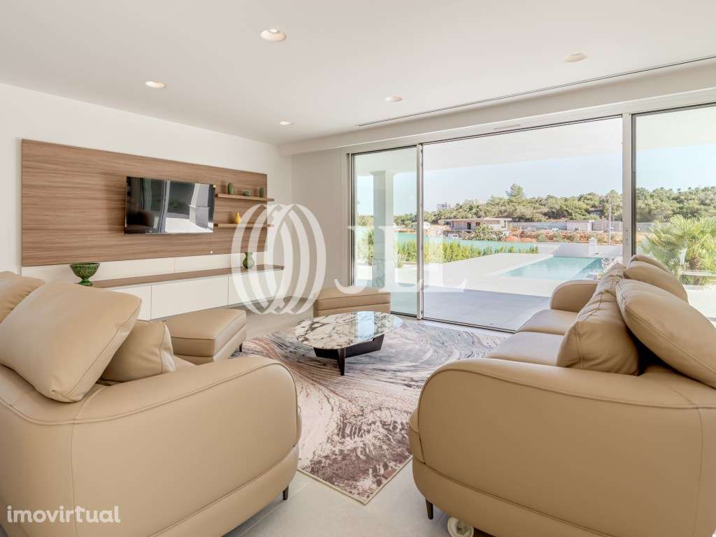 Moradia T4+2 com piscina e garagem, em Alvor, Algarve - Grande imagem: 2/29