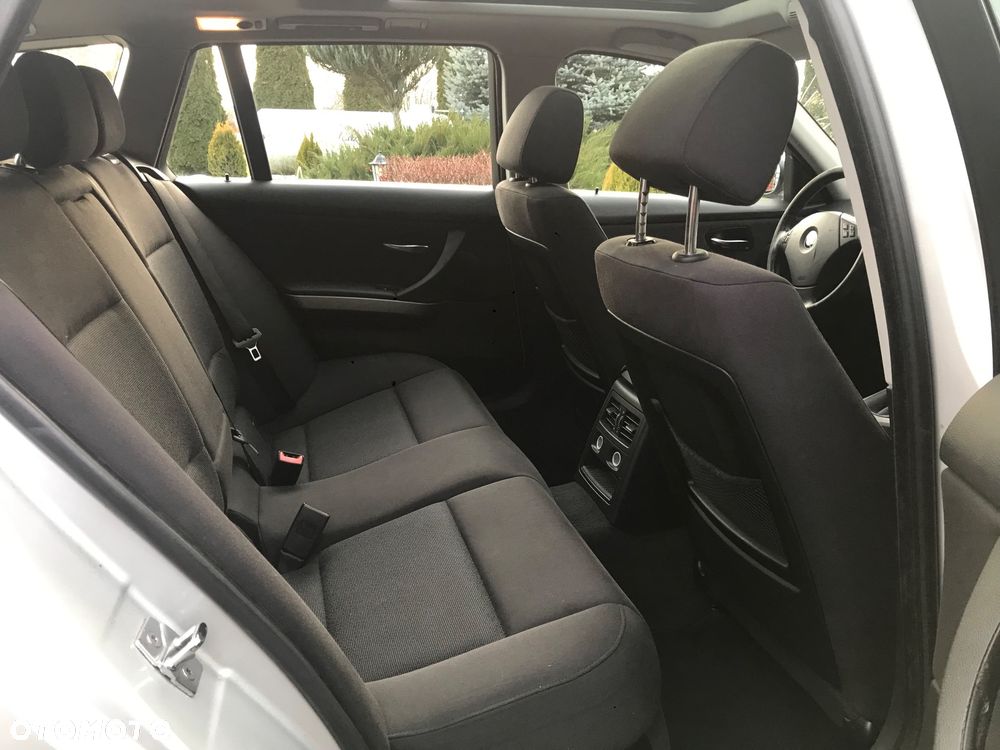 BMW Seria 3 320d - 8
