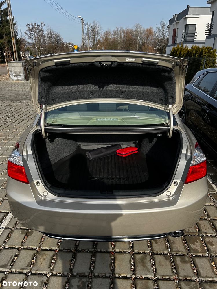 Honda Accord 2.4 LX - 25