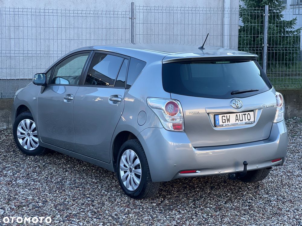 Toyota Verso 1.6 Premium - 6