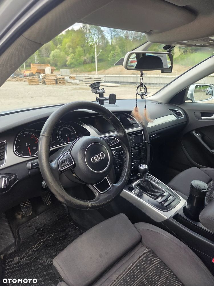 Audi A4 Avant 2.0 TDI DPF quattro Attraction - 12