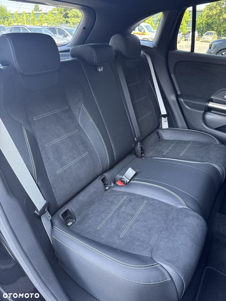 Mercedes-Benz GLA 200 mHEV AMG Line 7G-DCT - 31