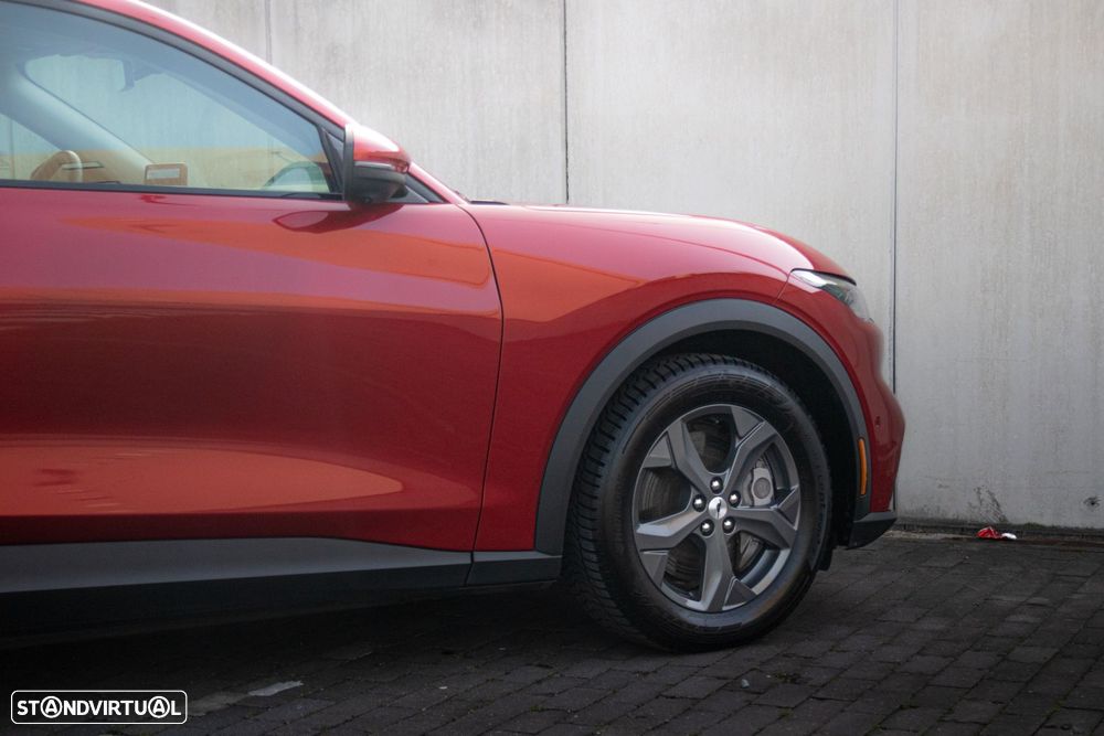 Ford Mustang Mach-E 75.7 kWh Premium AWD - 31