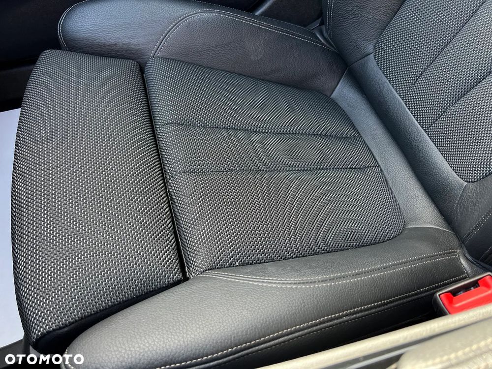 BMW Seria 5 520d Sport Line - 27