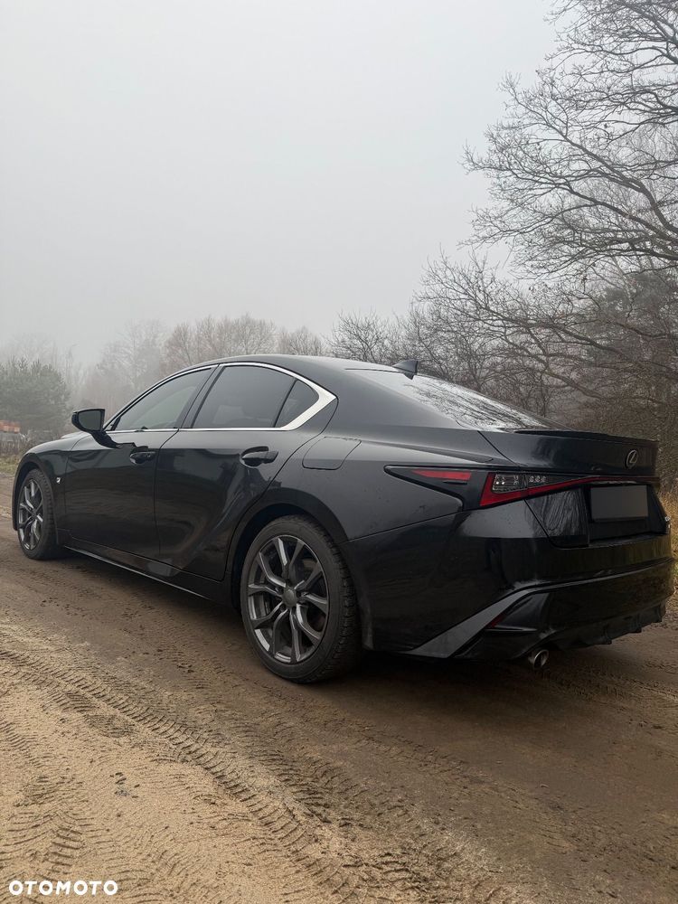 Lexus IS 200t / 300 F Sport - 6
