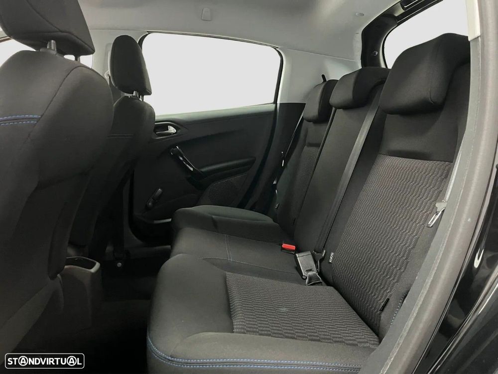 Peugeot 208 1.2 PureTech Style - 8