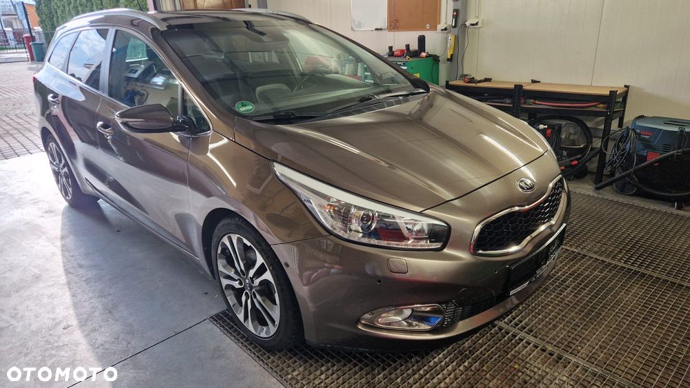 Kia Ceed 1.6 GDI DCT Platinum Edition - 1