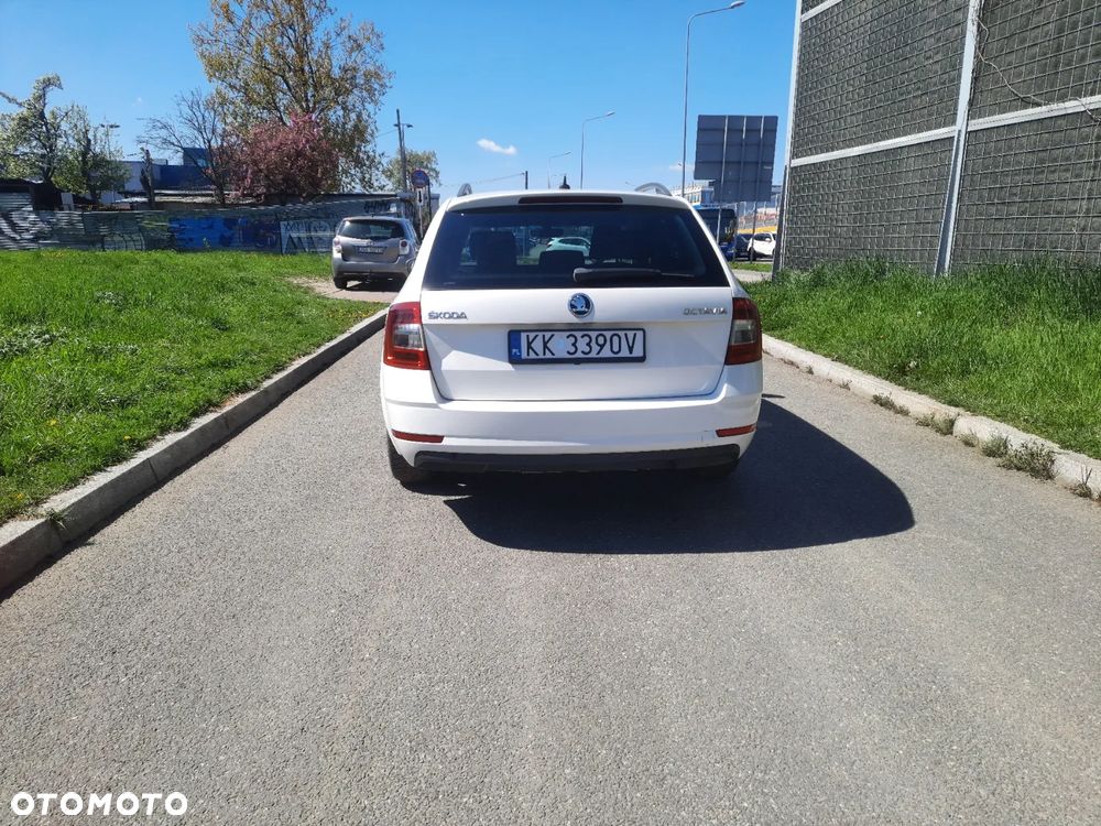 Skoda Octavia 1.6 TDI DSG Ambition - 5