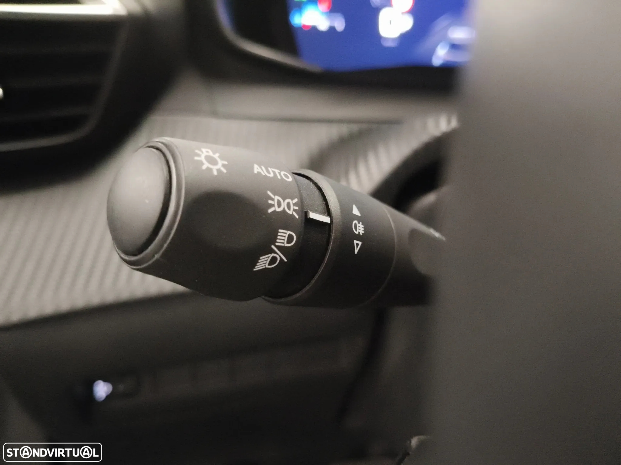 Peugeot 2008 1.2 PureTech Allure EAT8 - 12