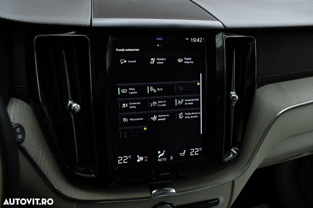 Volvo XC 60 D5 AWD Momentum - 11