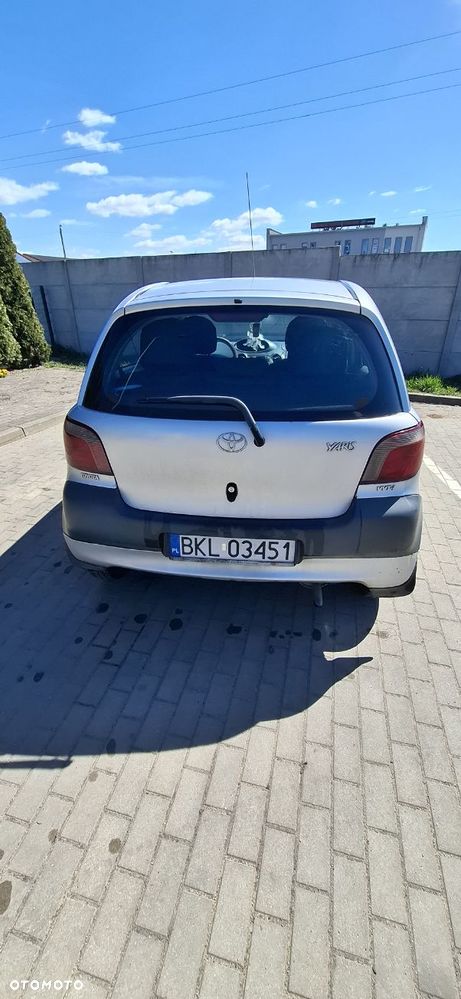 Toyota Yaris - 4