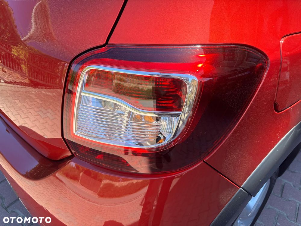 Dacia Sandero TCe 90 S&S Celebration - 33