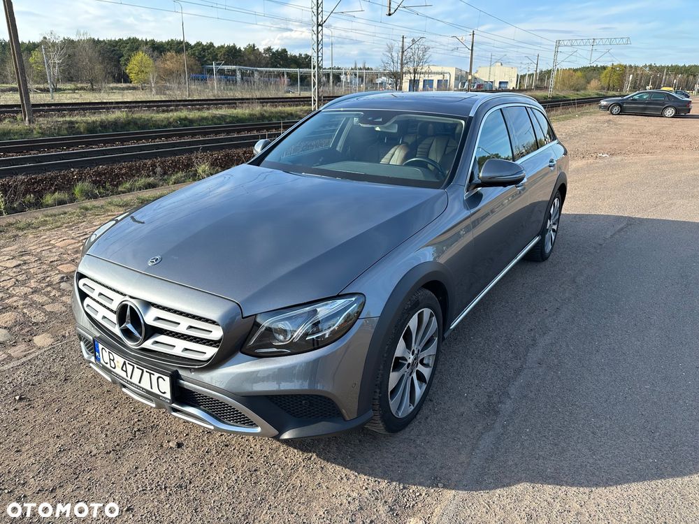 Mercedes-Benz Klasa E 220 d 4-Matic All-Terrain - 3