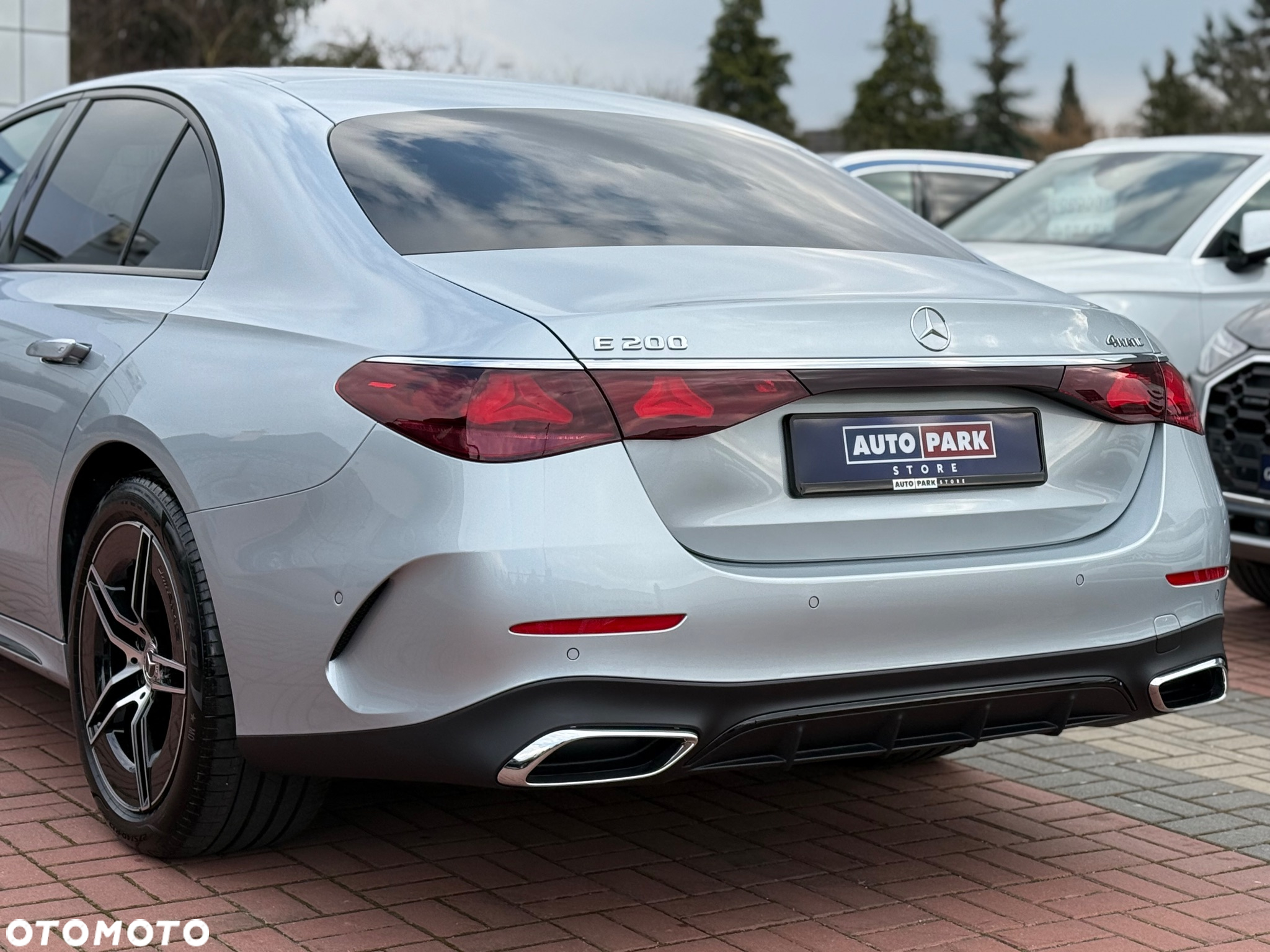 Mercedes-Benz Klasa E 200 mHEV 4-Matic AMG 9G-Tronic - 27