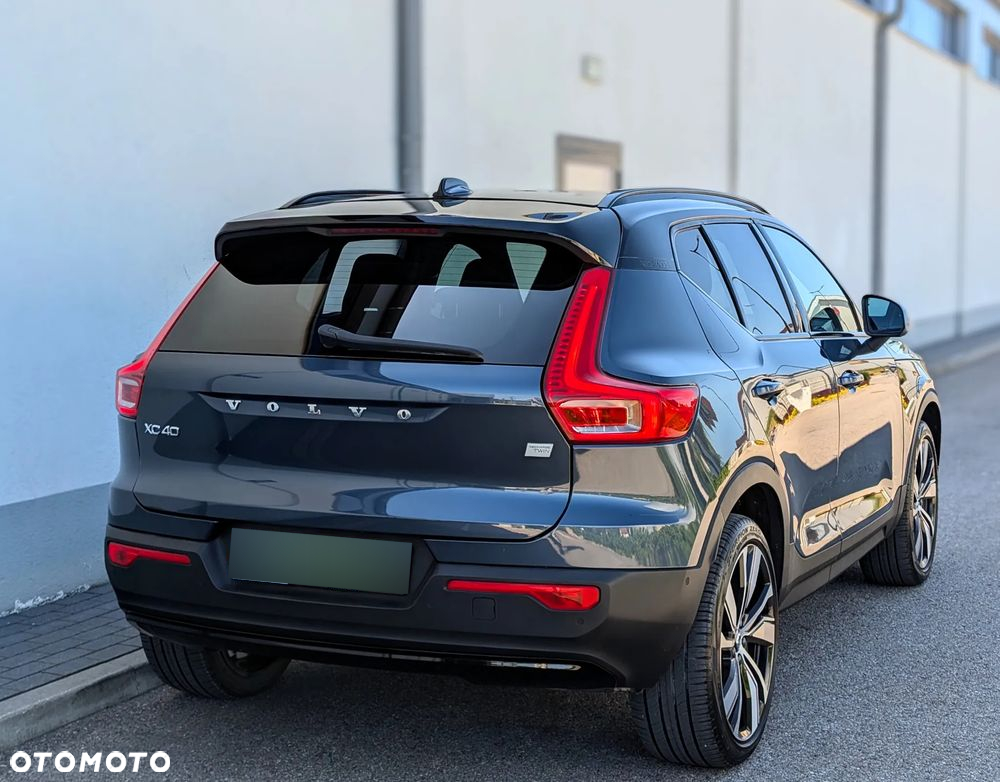 Volvo XC 40 82kWh P8 Recharge AWD Pro - 11