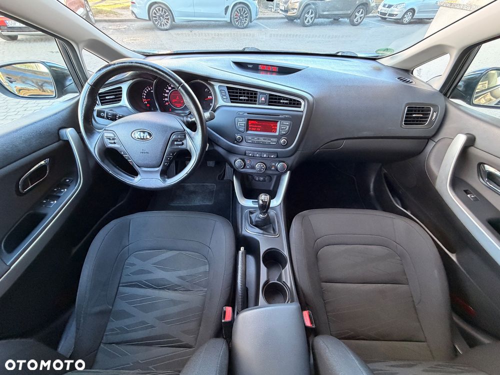 Kia Ceed 1.4 CVVT Attract - 16