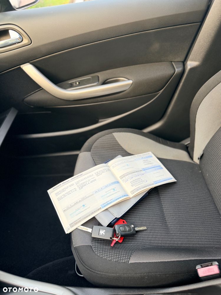 Peugeot 308 1.6 Premium - 16