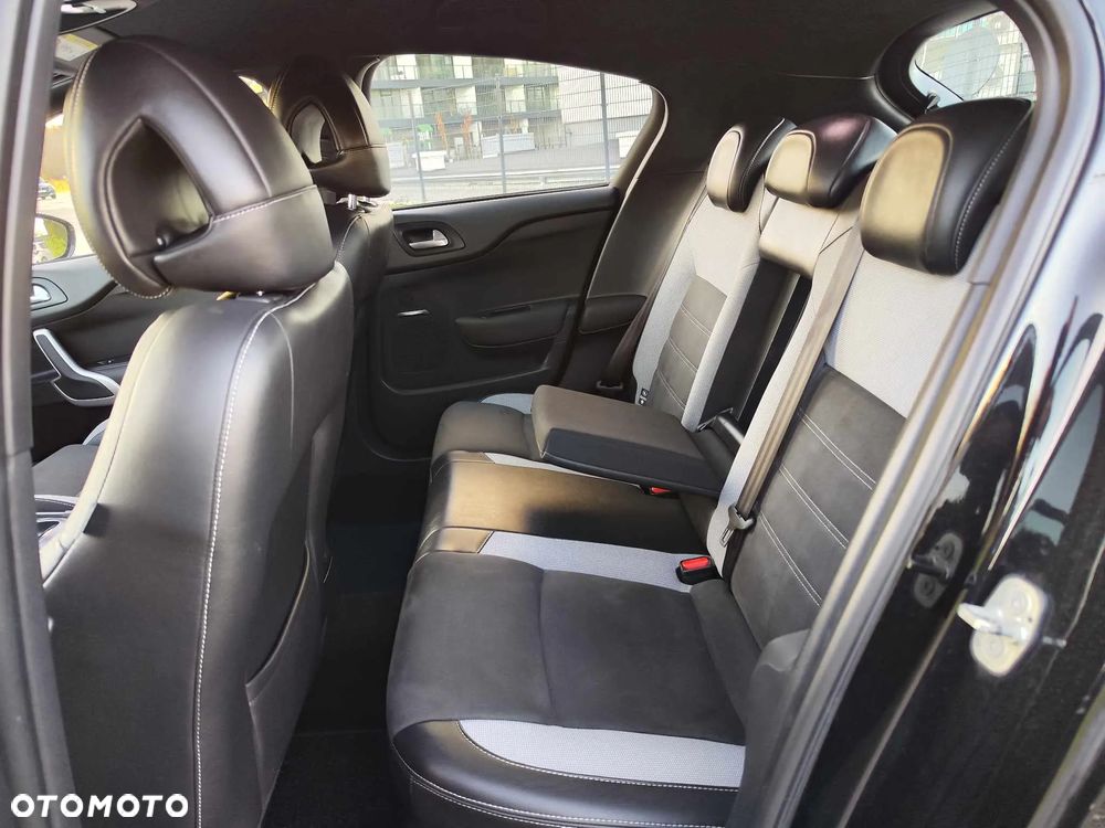 Citroën DS4 PureTech 130 Stop&Start Urban Show - 22