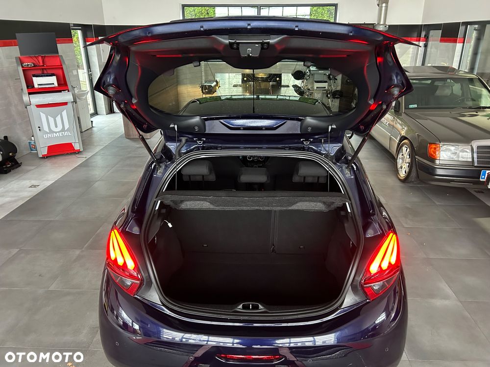 Peugeot 208 PureTech 100 Active Pack - 24