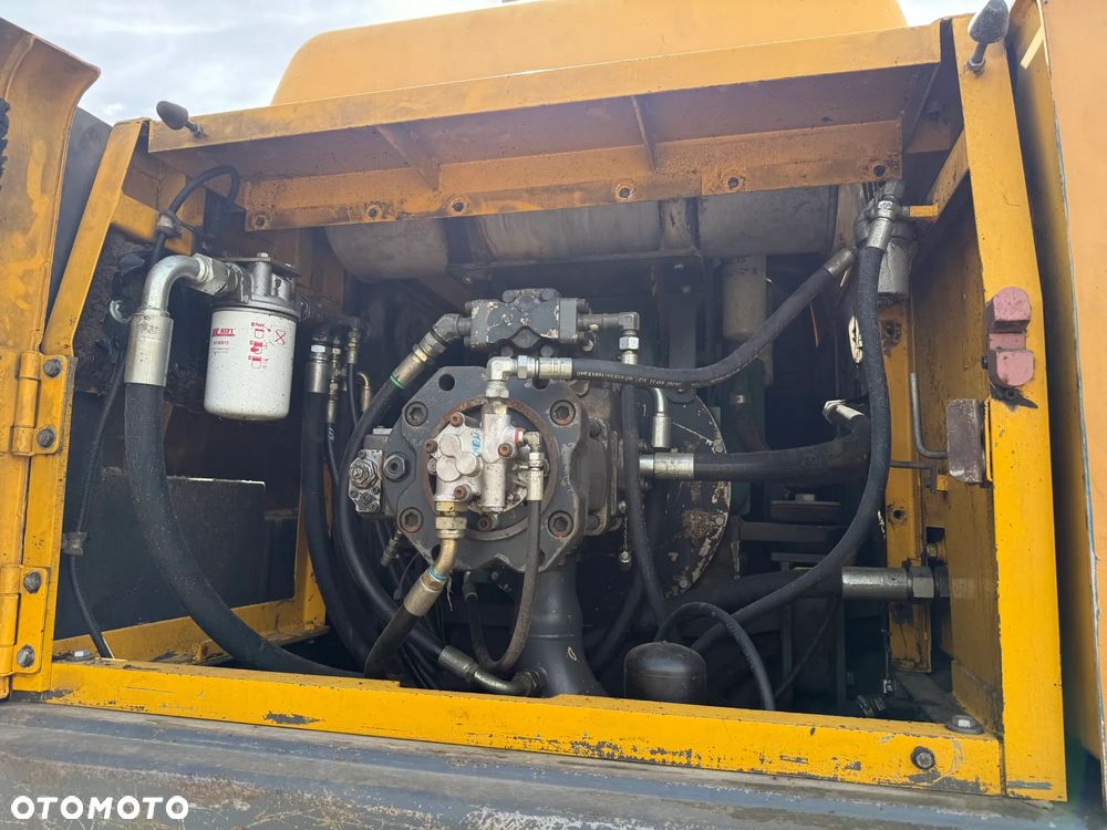 Volvo EC360 - 8