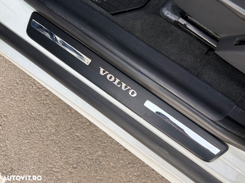 Volvo XC 60 D4AWD Momentum - 22