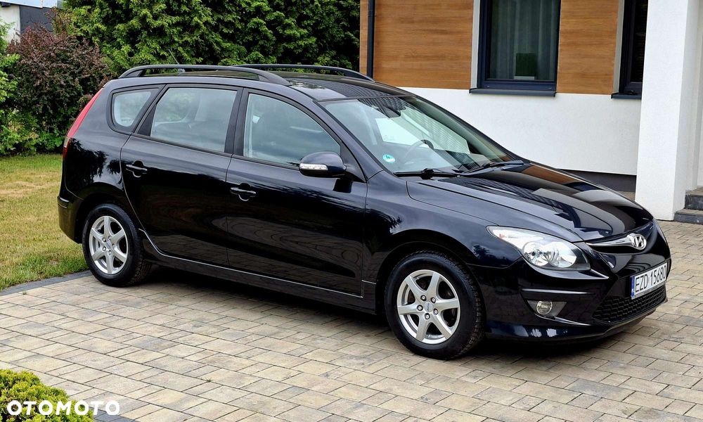Hyundai i30 i30cw 1.6 CRDi FIFA WM Edition - 14