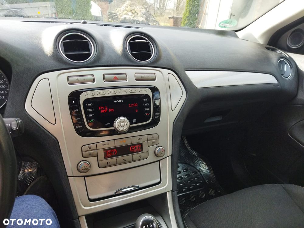 Ford Mondeo 2.0 TDCi Ambiente - 10