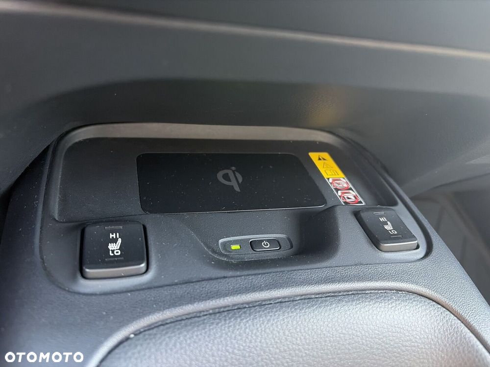 Toyota Corolla 1.8 Hybrid Comfort - 24