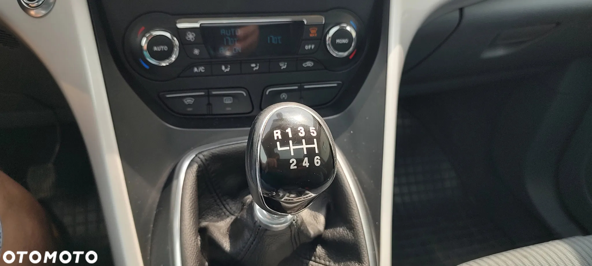 Ford C-MAX 1.6 EcoBoost Titanium - 12